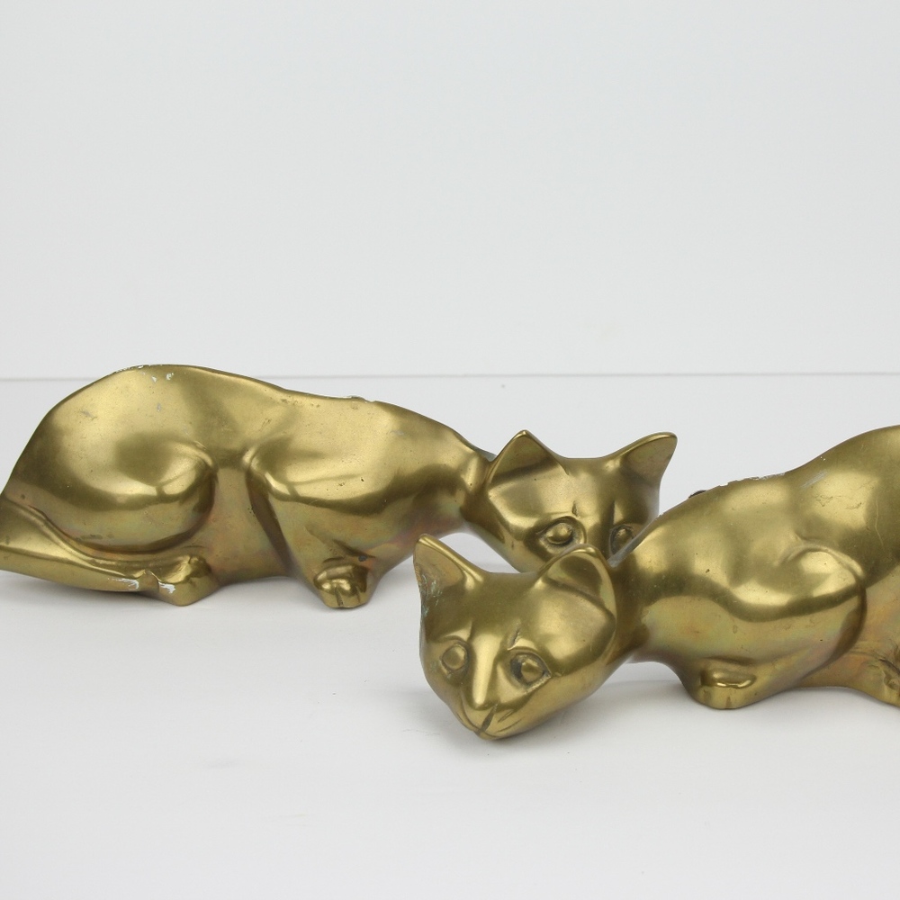 😻😻Vintage pair of brass Siamese cats wall decor
